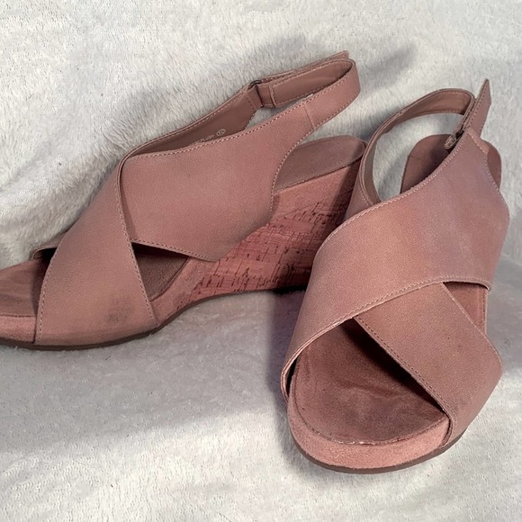 A2 by Aerosoles Women's Cherry Plush Wedge Sandal, size 7.5 - Picture 1 of 10